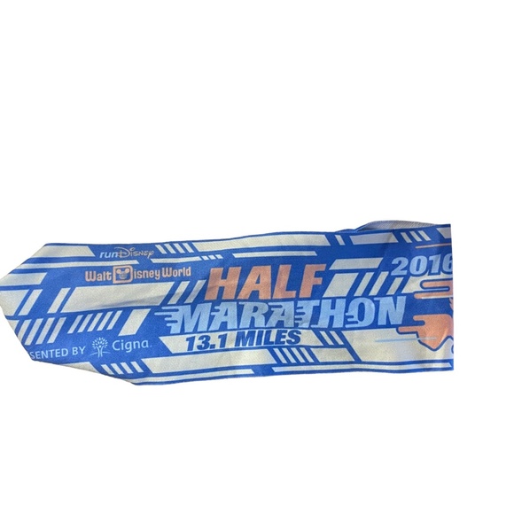 2016 Disney runDisney Walt Disney World Half Marathon 13.1 Bondi Band Headband - Picture 2 of 3